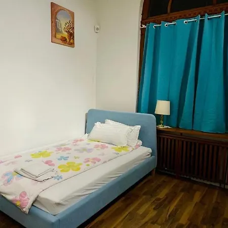 Διαμέρισμα Train Fans *